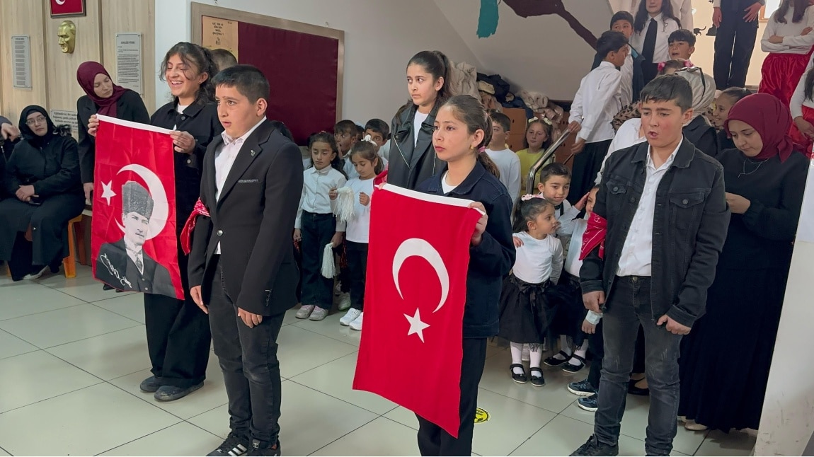 23 Nisan Ulusal Egemenlik ve Çocuk Bayramı'nın 105. yıl dönümü okulumuzda  coşkuyla kutlandı.